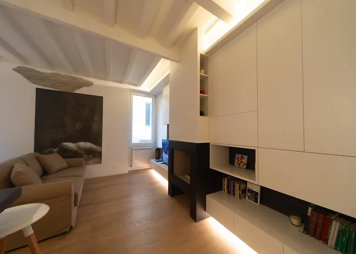 Banchi Nuovi, Modern And Cozy Apartamento